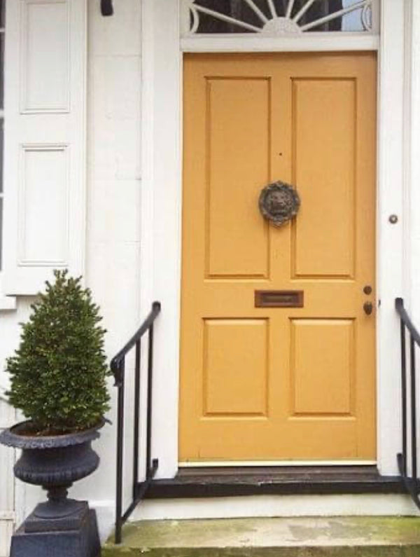 Pumpkin-spice up your front door this fall with the colours of the season!