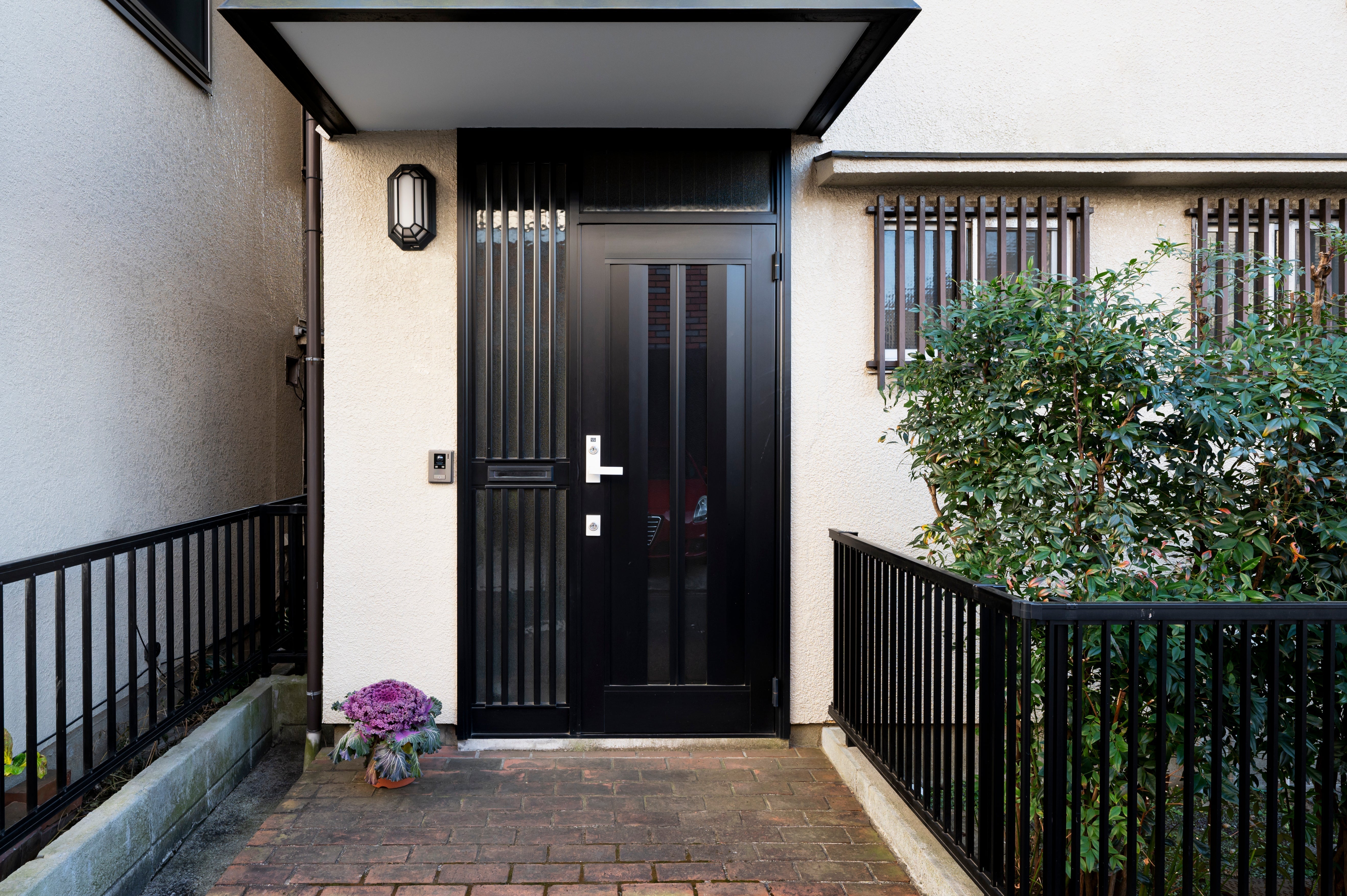 How to Incorporate Black Doors Without Overpowering Your Decor