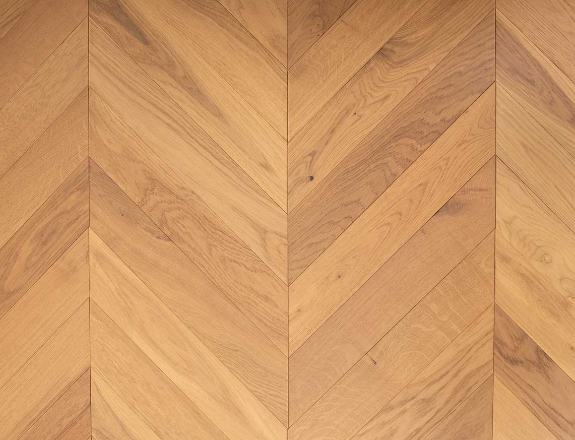 Saddleworth Oak Natural Brushed Chevron Engineered Wood Flooring | UV Oiled | 90 x 510 x 14/3mm