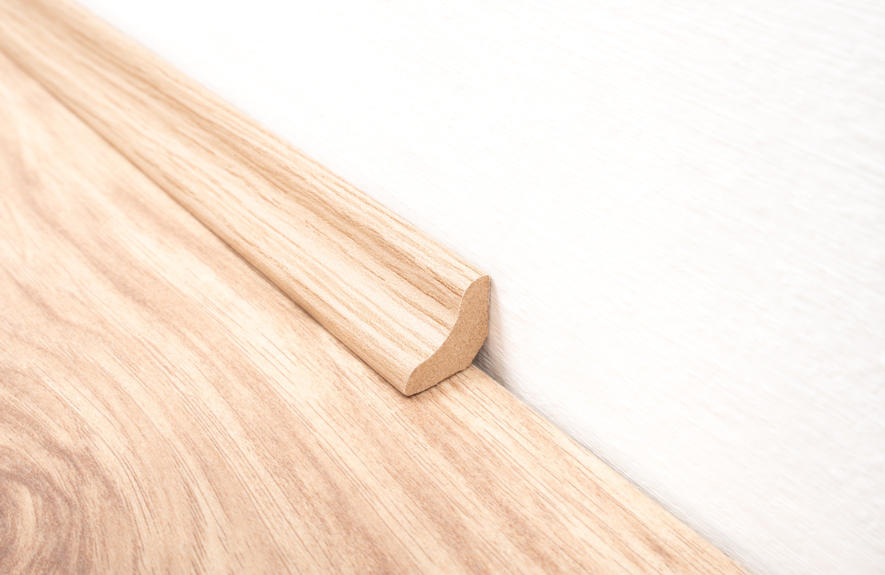 Sand Oak Laminate Beading 2400 x 18 x 18mm