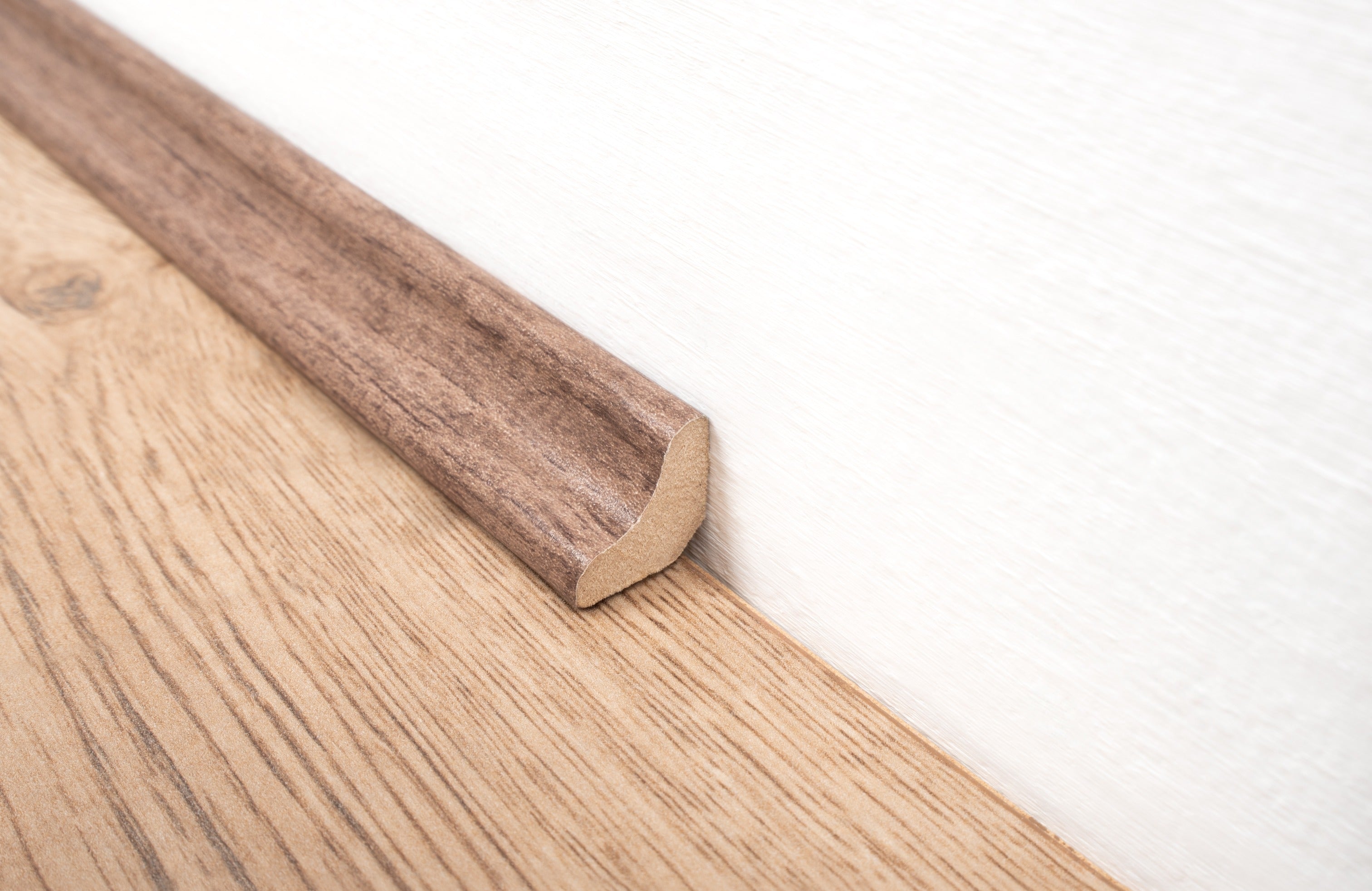 Cocoa Oak Laminate Beading 2400 x 18 x 18mm