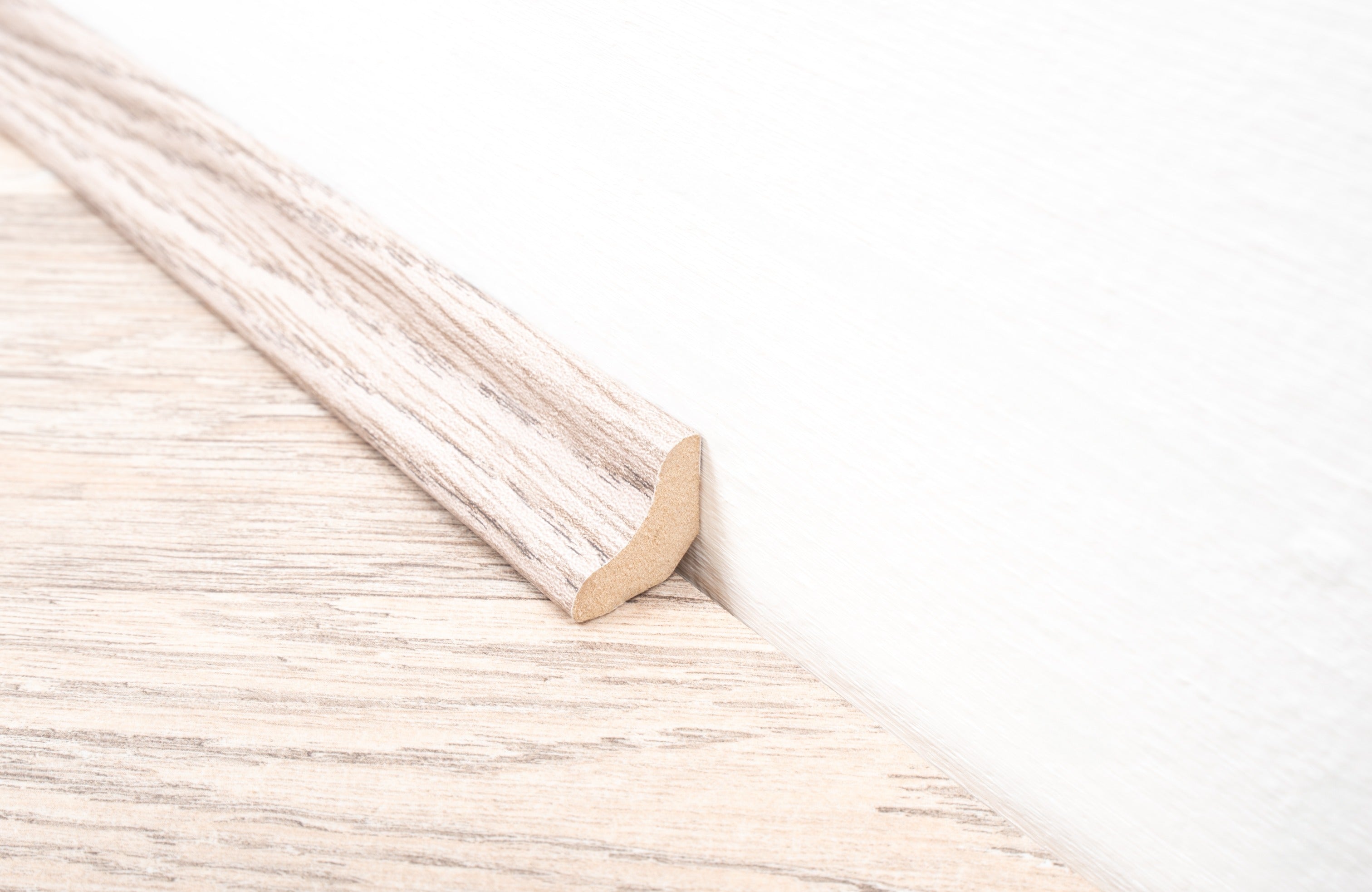 Greige Laminate Beading 2400 x 18 x 18mm