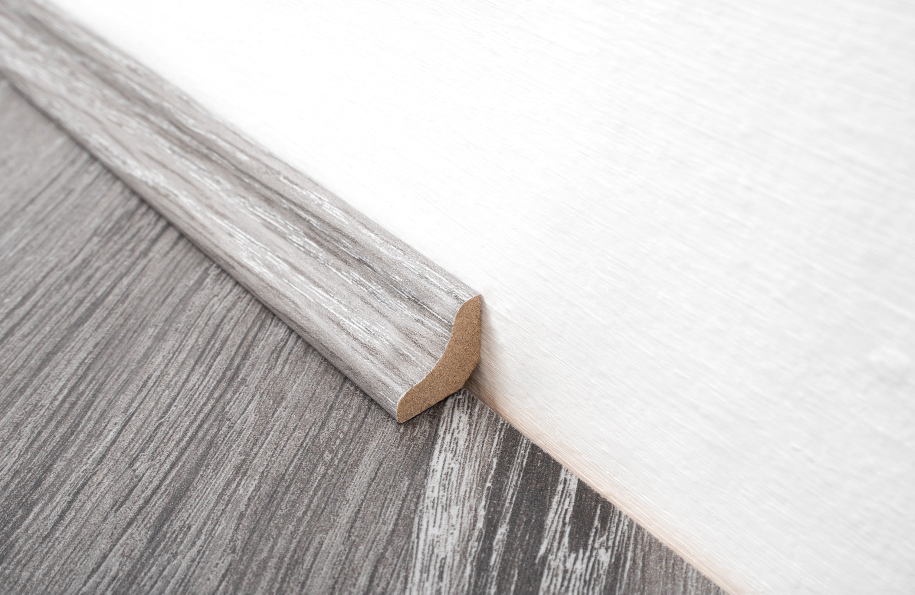 Ash Grey Laminate Beading 2400 x 18 x 18mm