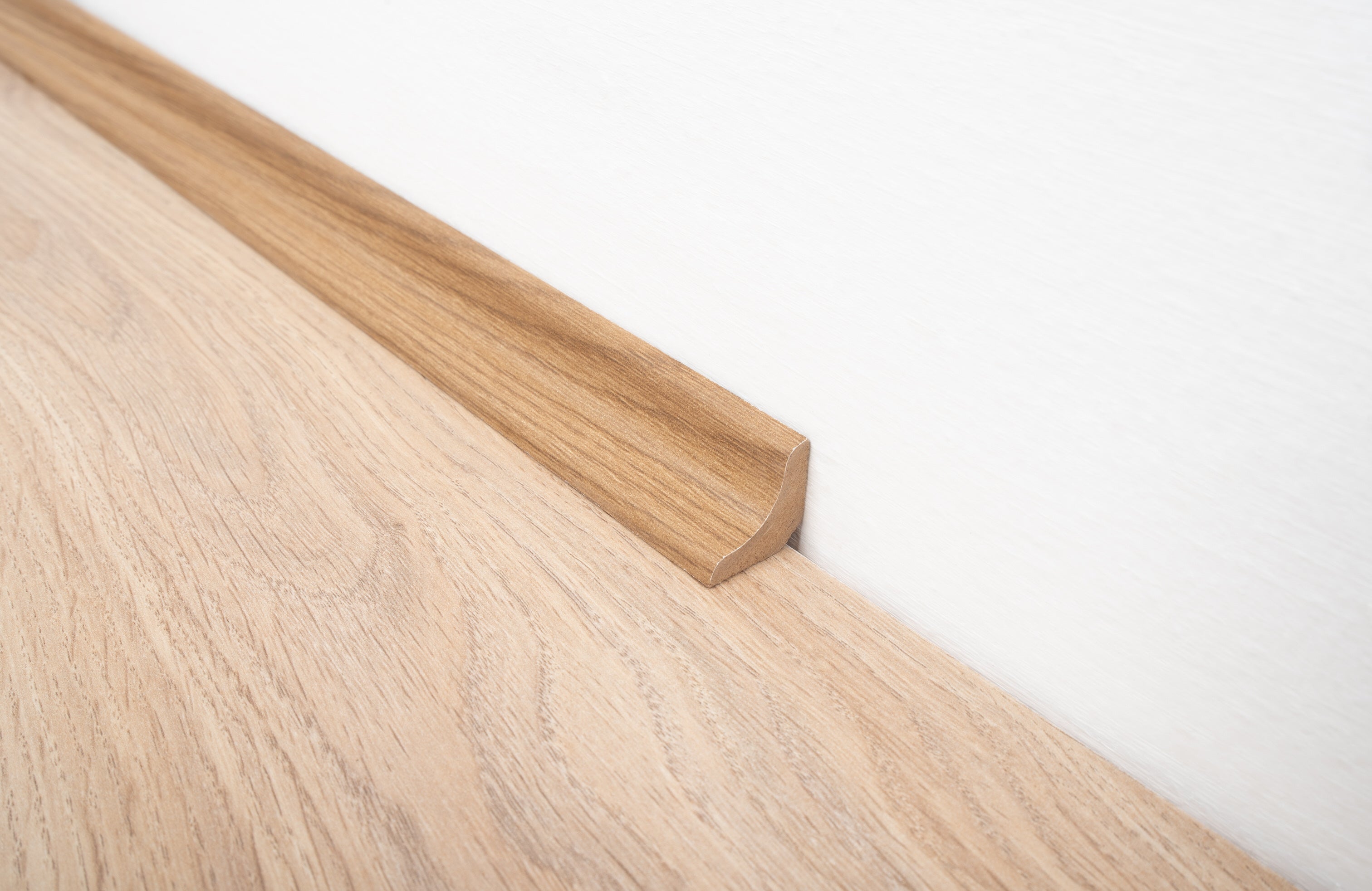 Beach Oak Laminate Beading 2400 x 28 x 15mm