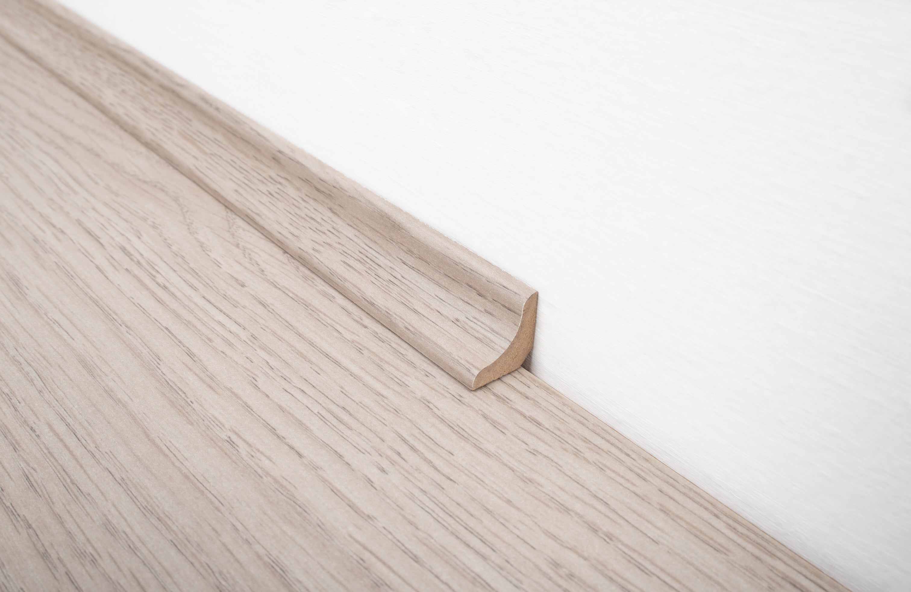 Silverwood Oak Laminate Beading 2400 x 28 x 15mm