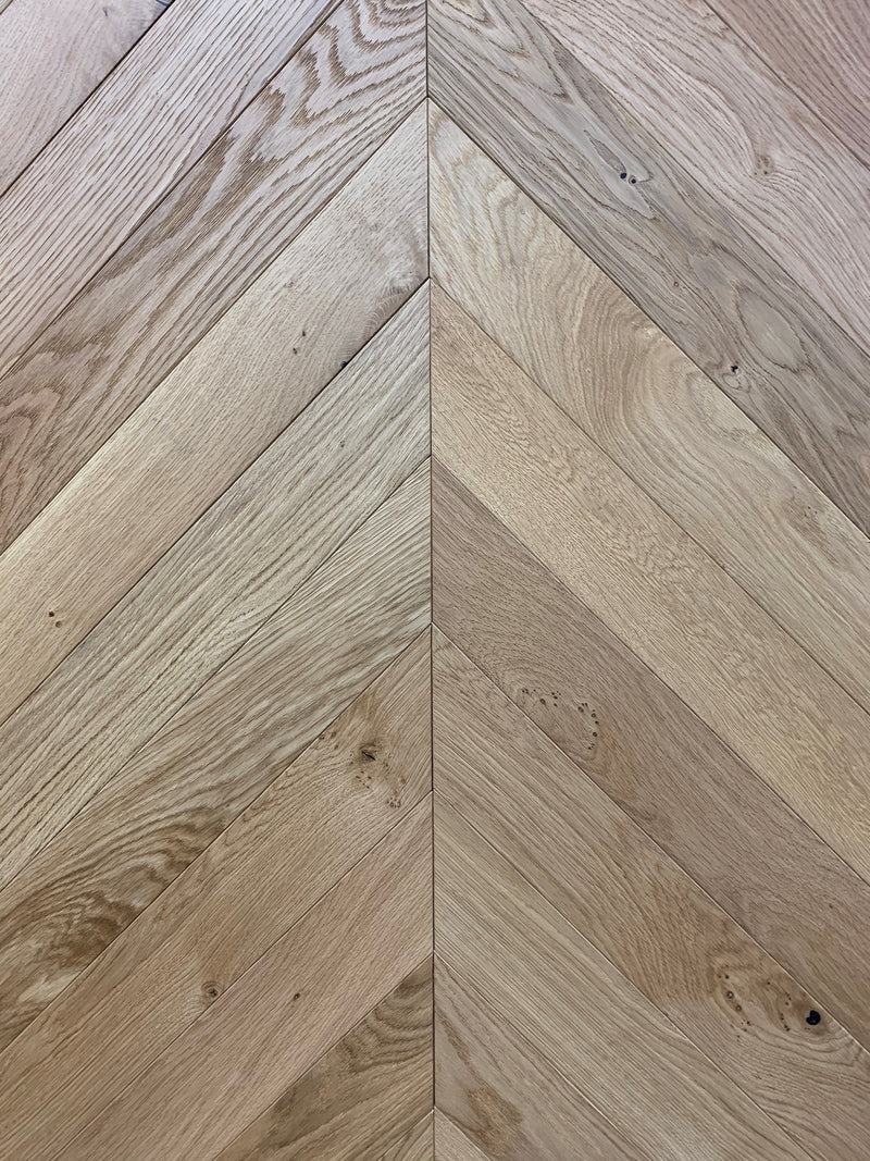 Xylo Soho Chevron R135 Natural Oak Rustic-ABCD Brushed UV Oiled - 14 x 90 x 540mm