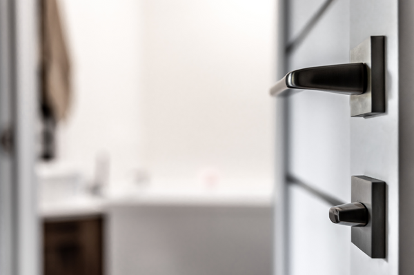 Which Door Handles Should Be Used for a Bathroom?