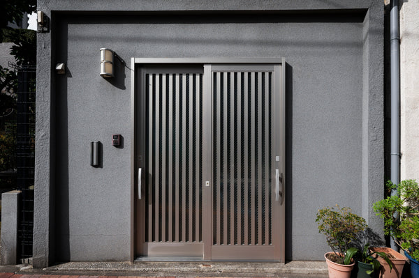 Steel Front Doors vs. Wooden Doors: Security and Energy Efficiency Compared