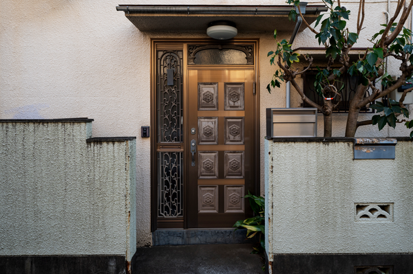 How to Choose Sidelights to Complement Your Front Door Style