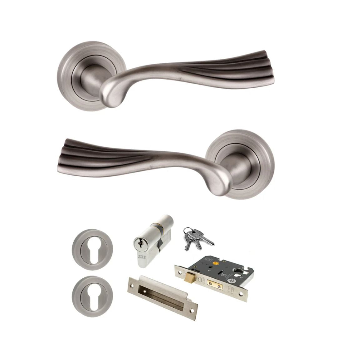 Atlantic OE110 Old English Richmond on Round Rose Door Handle Pack