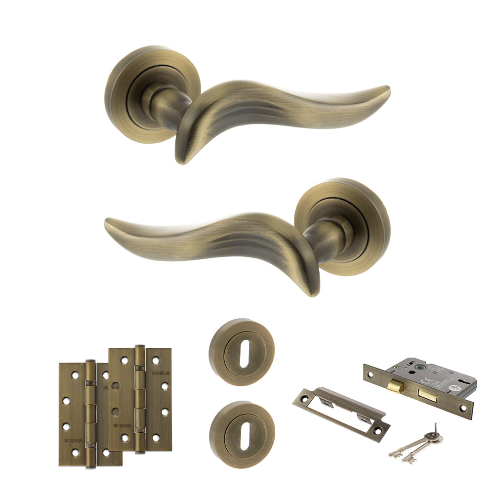 Old English Oxford Door Handle Pack (3 Lever Lock Set - 2.5" CE Sashlock, 4" Slim Knuckle Hinges x2) - Matt Antique Brass
