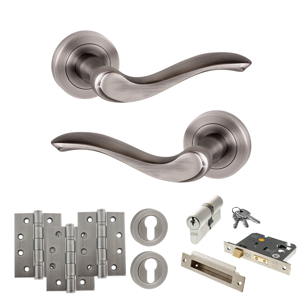 Atlantic OE178 Old English Warwick on Round Rose Door Handle Pack