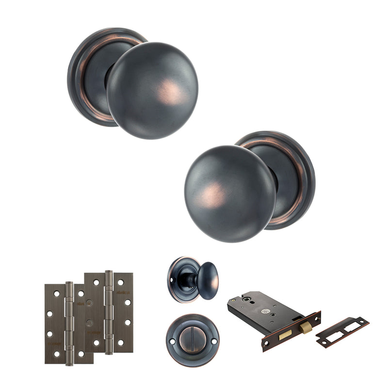 Old English Harrogate Door Knob Pack (Lock Set - Horizontal Bathlock, 4" Slim Knuckle Hinges x2) - Antique Copper