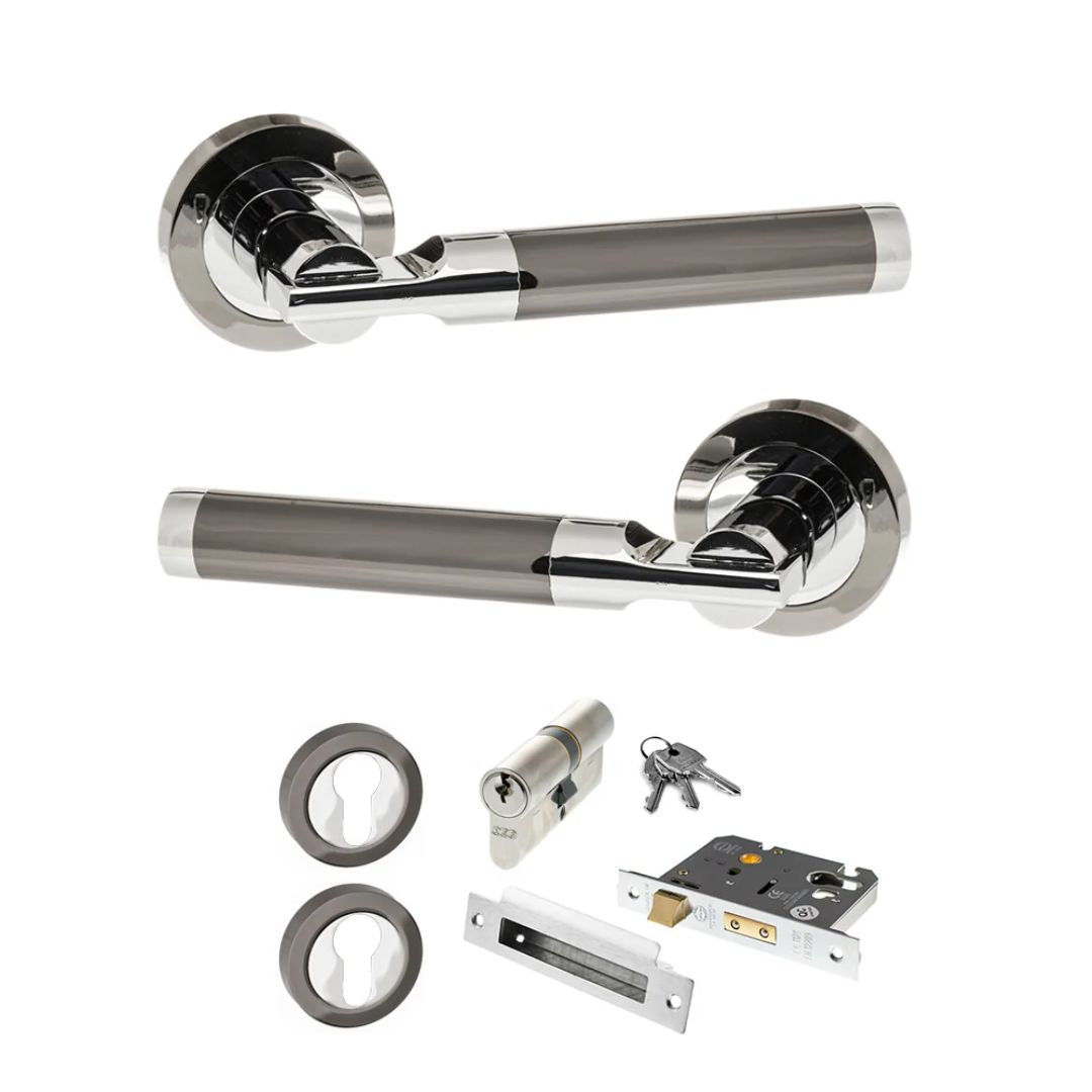 Atlantic S36R Status Dakota on Round Rose Door Handle Pack