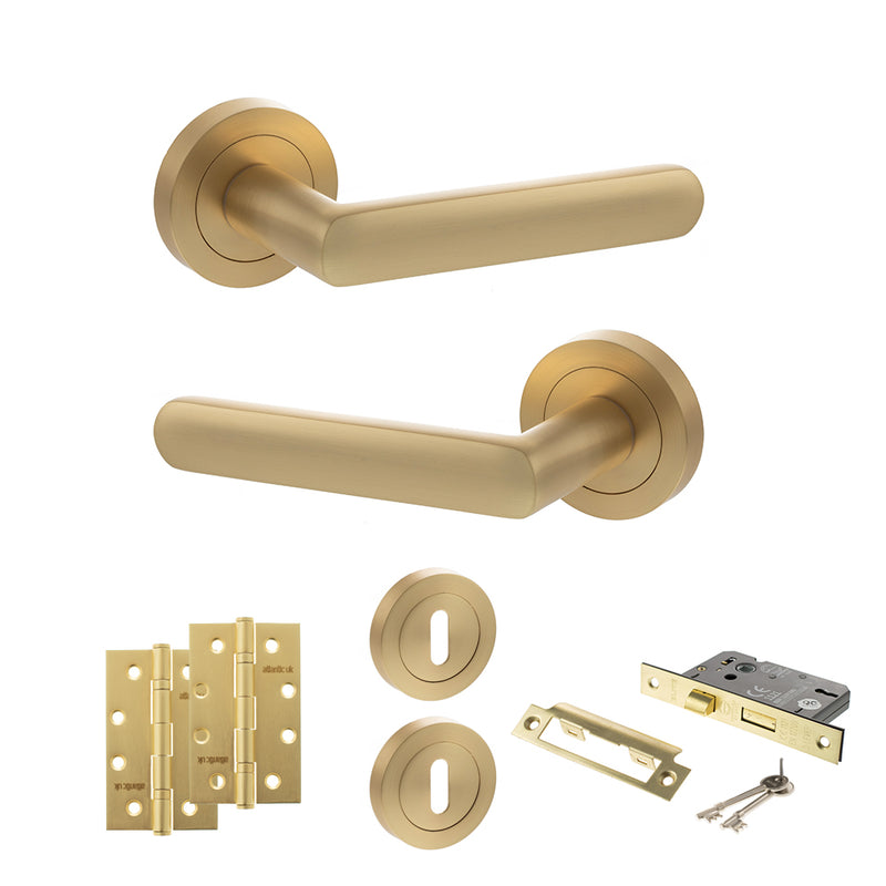 STATUS Carolina Door Handle Pack (3 Lever Lock Set - 2.5" CE Sashlock, 4" Slim Knuckle Hinges x2) - Satin Brass