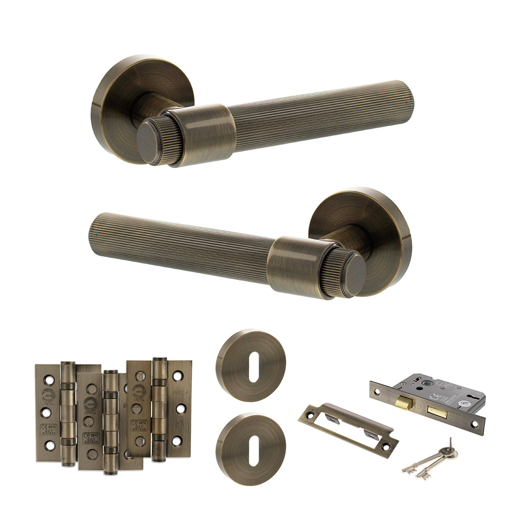 Senza Pari Fasana Door Handle Pack (3 Lever Lock Set - 2.5" CE Sashlock, 3" Premium Hinges x3) - Antique Brass