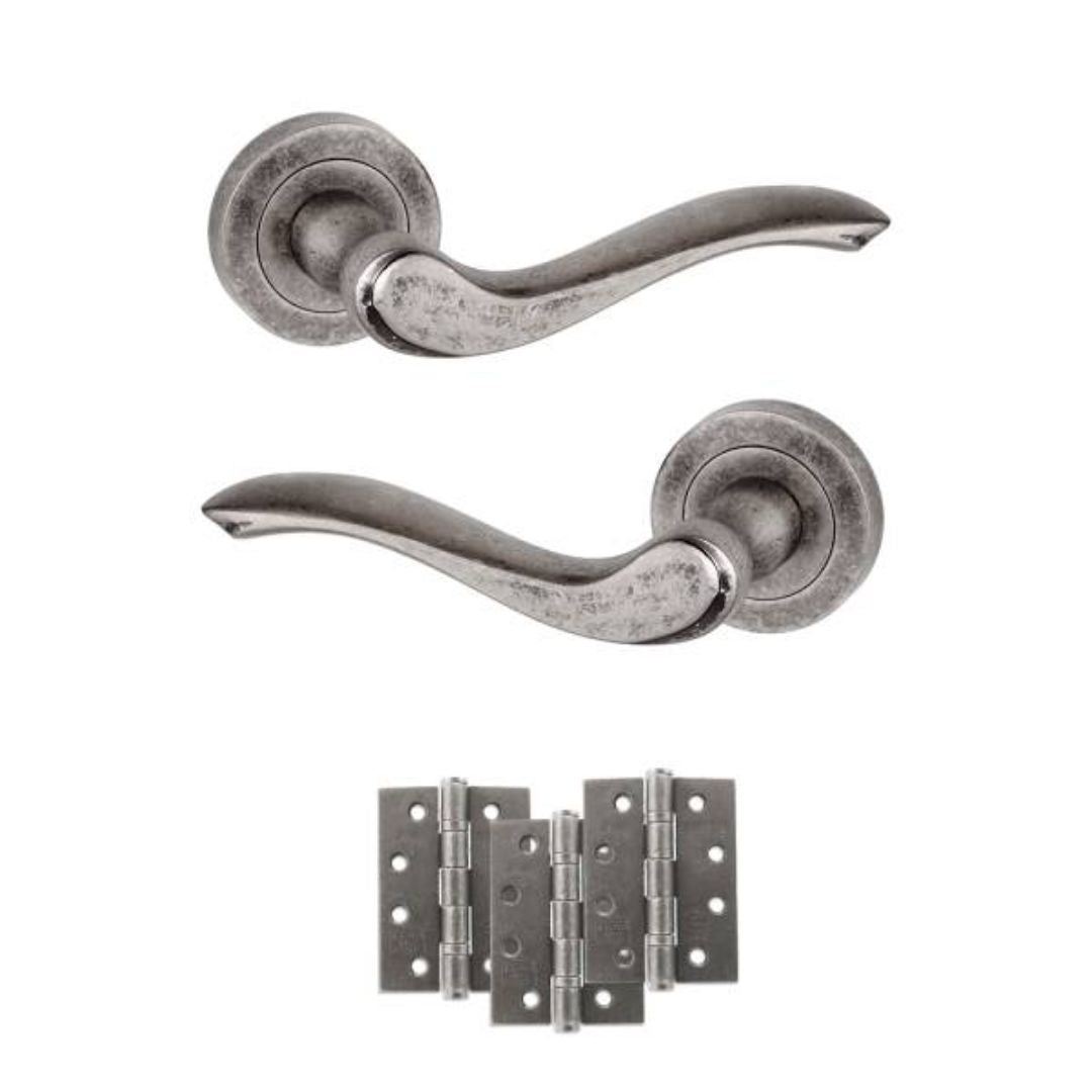 Atlantic OE178 Old English Warwick on Round Rose Door Handle Pack