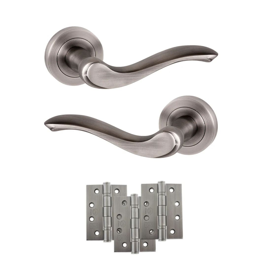 Atlantic OE178 Old English Warwick on Round Rose Door Handle Pack