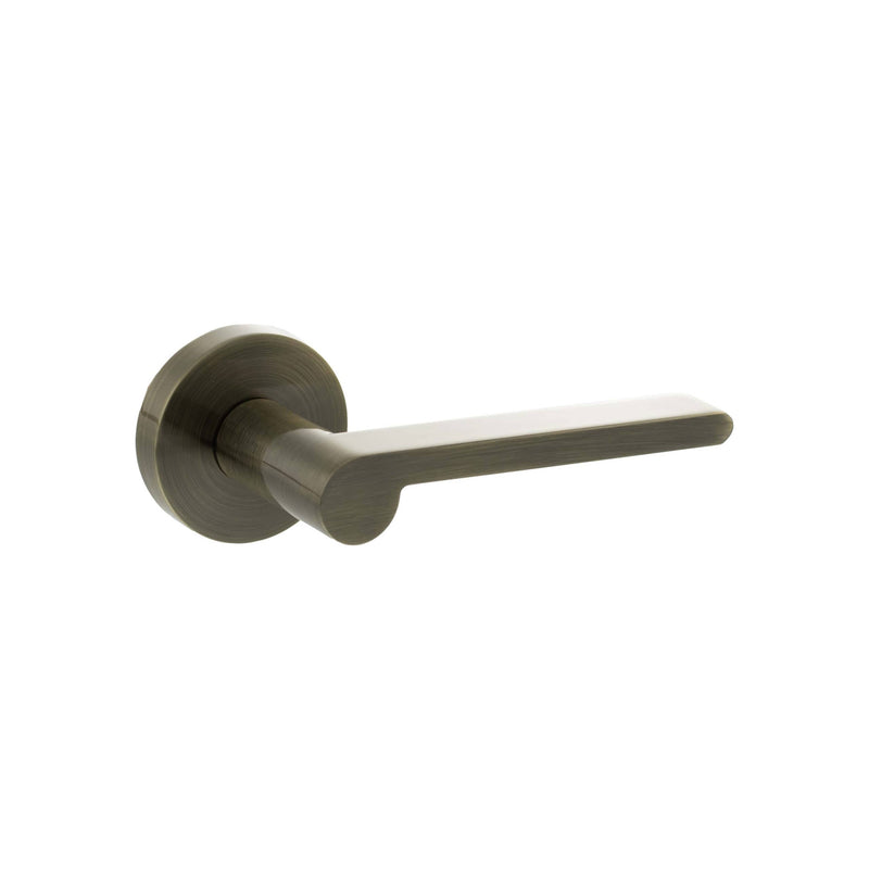Atlantic Senza Pari Darrio Lever Door Handle on Round Rose - Antique Brass
