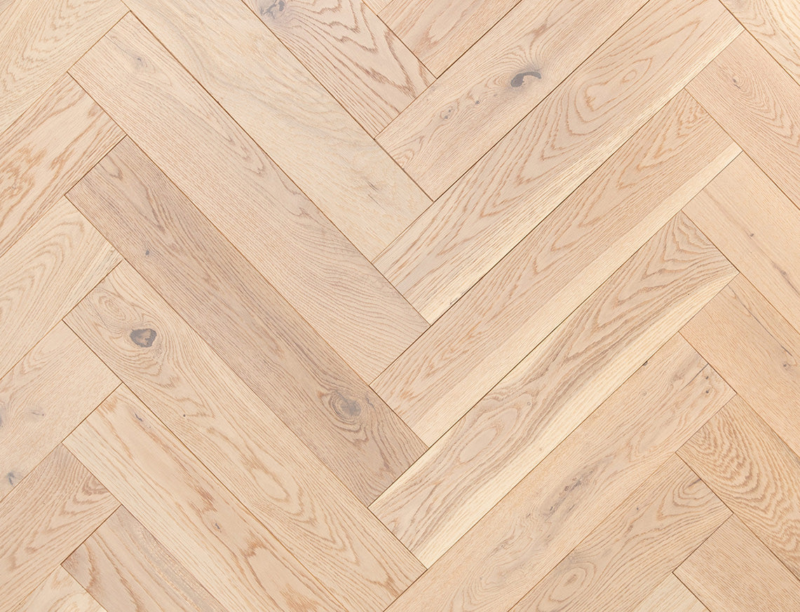 Salcey Oak Smooth Herringbone Engineered Wood Flooring | Invisible UV Oiled | 125 x 600 x 15/4mm