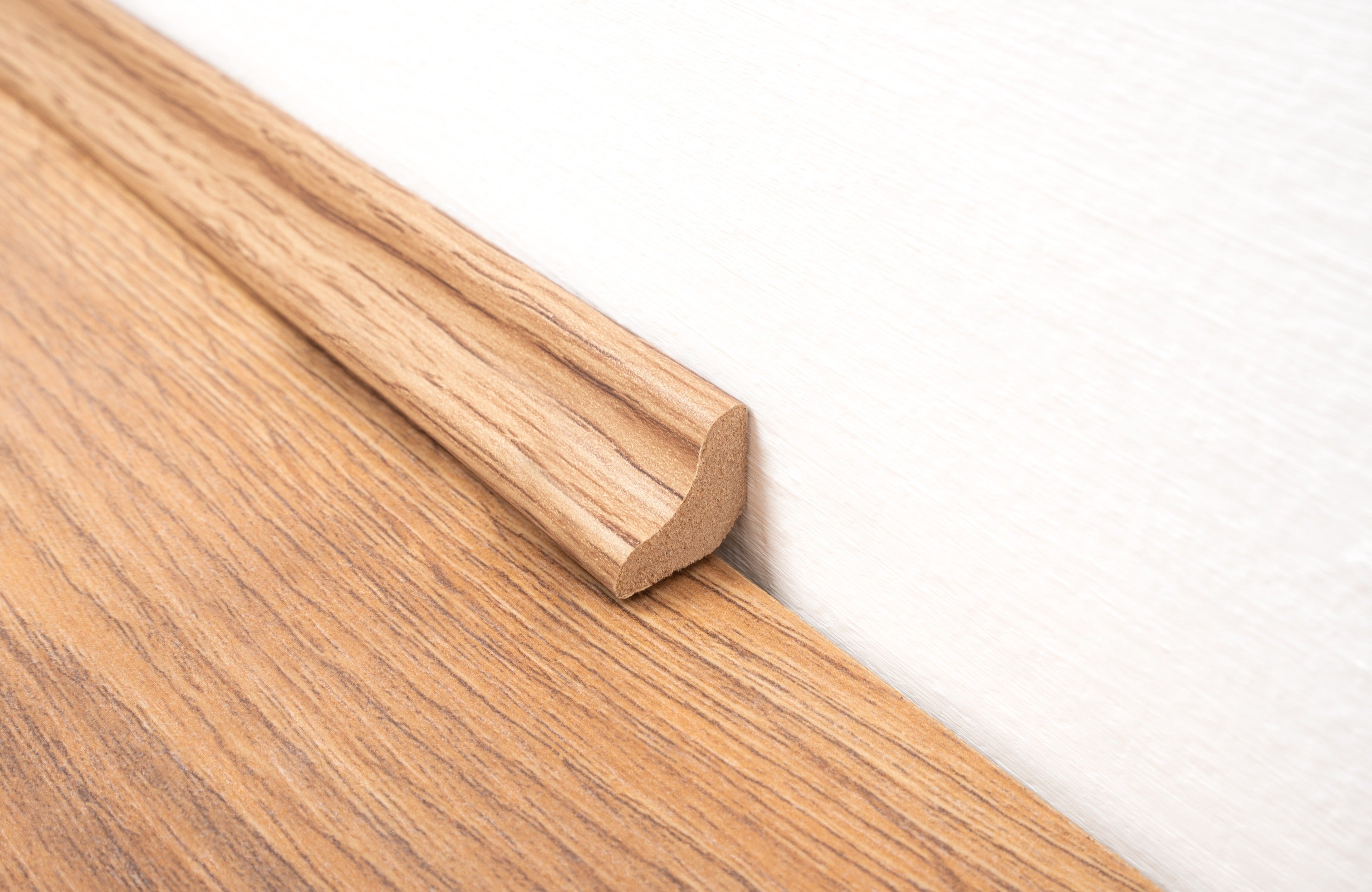 Caramel Oak Laminate Beading 2400 x 18 x 18mm