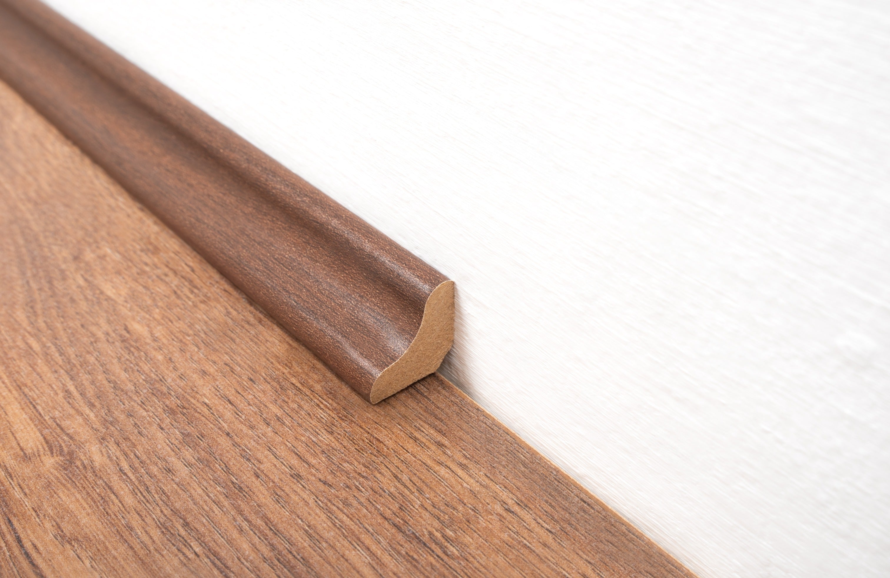 Chocolate Oak Laminate Beading 2400 x 18 x 18mm