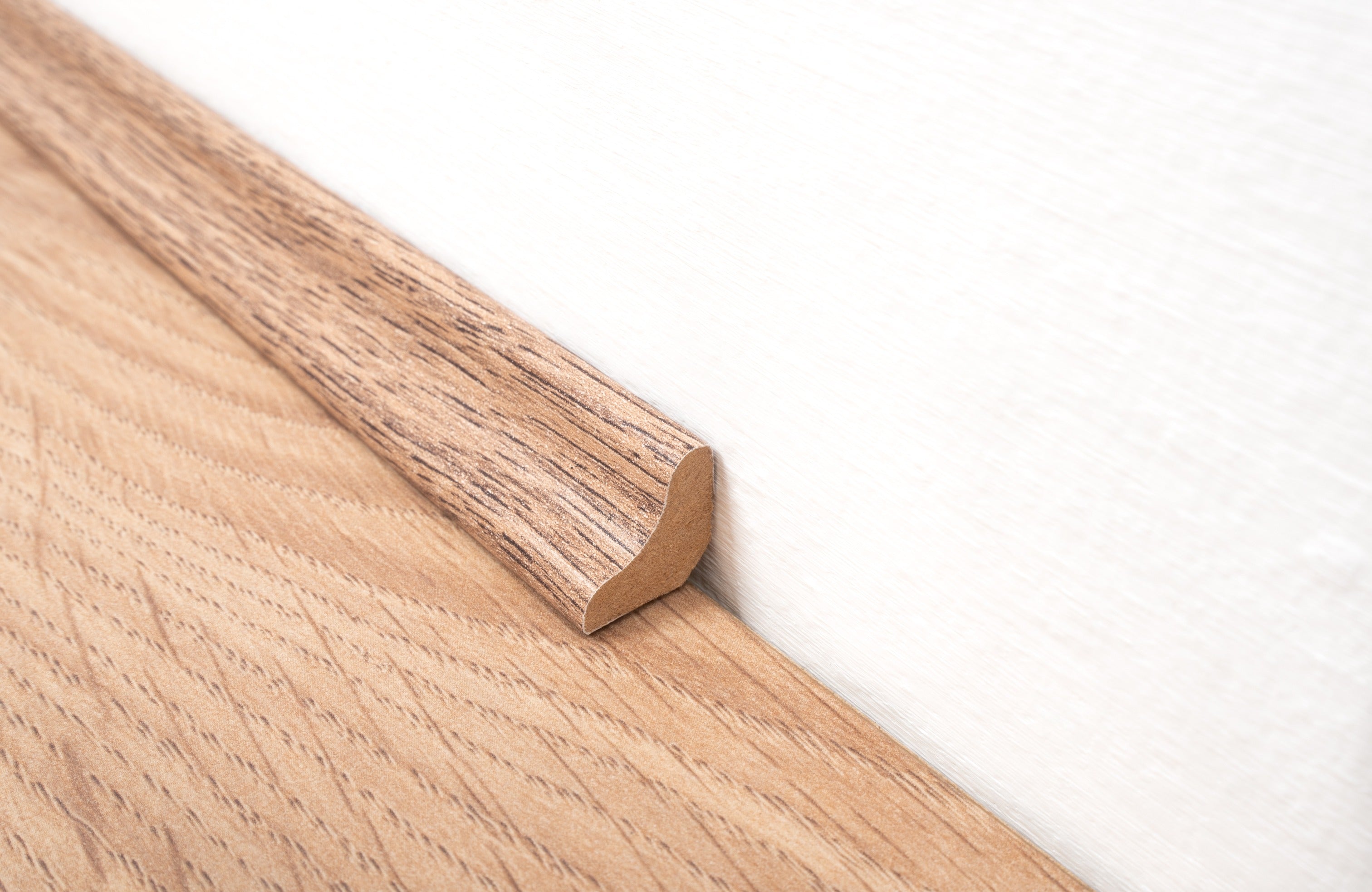 Soft Brown Laminate Beading 2400 x 18 x 18mm