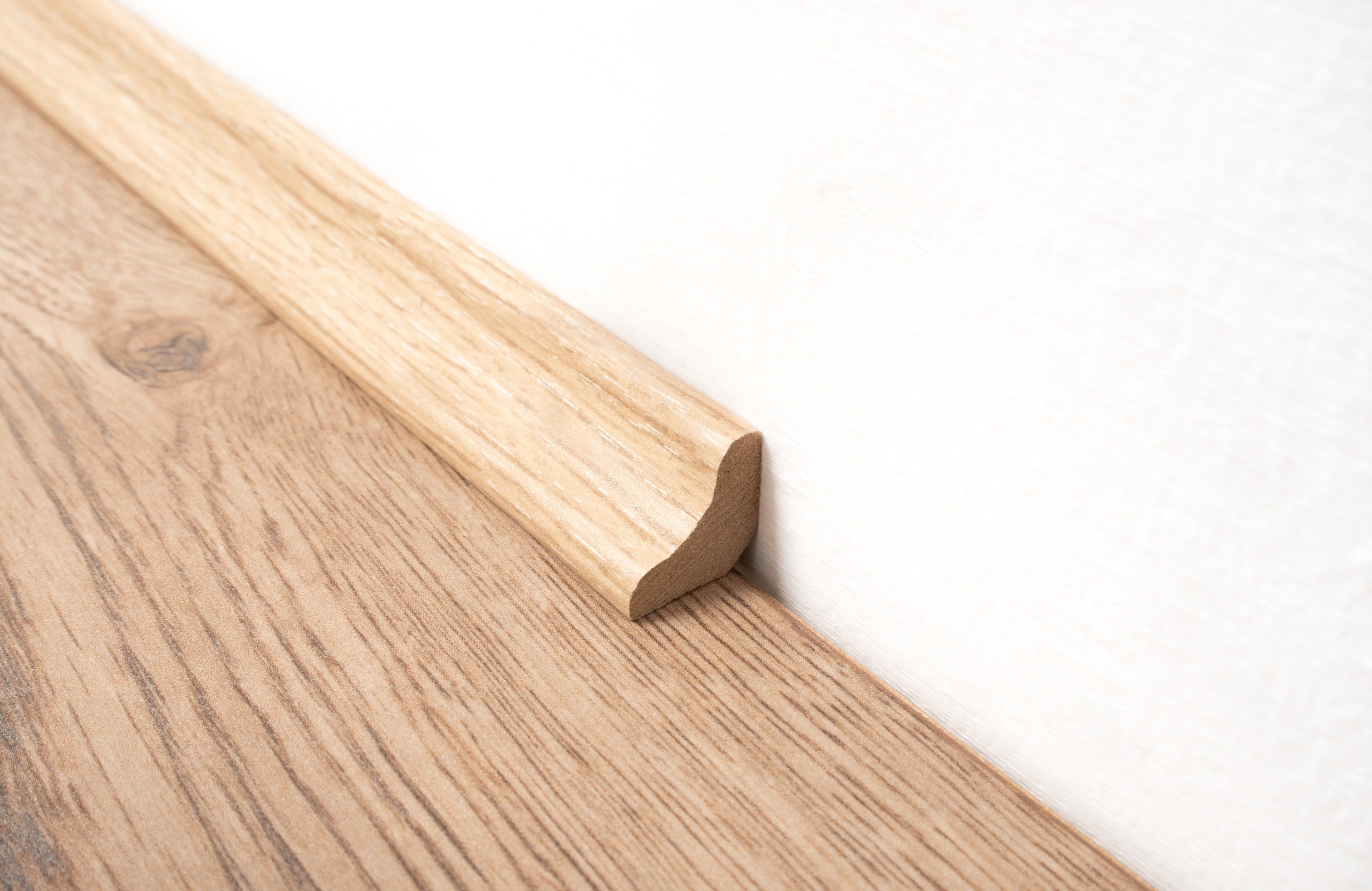 Desert Oak Laminate Beading 2400 x 18 x 18mm