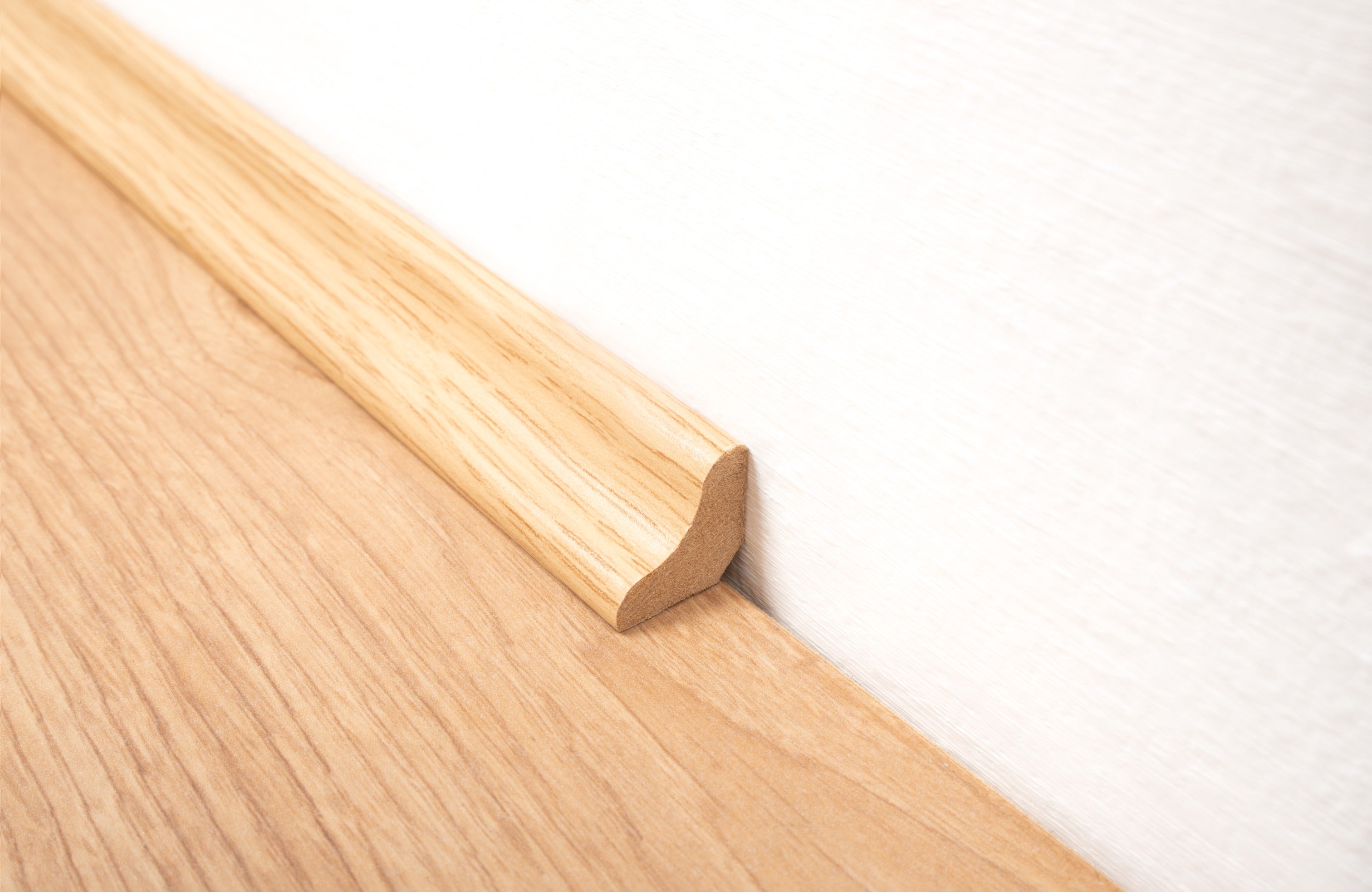 Light Oak Laminate Beading 2400 x 18 x 18mm